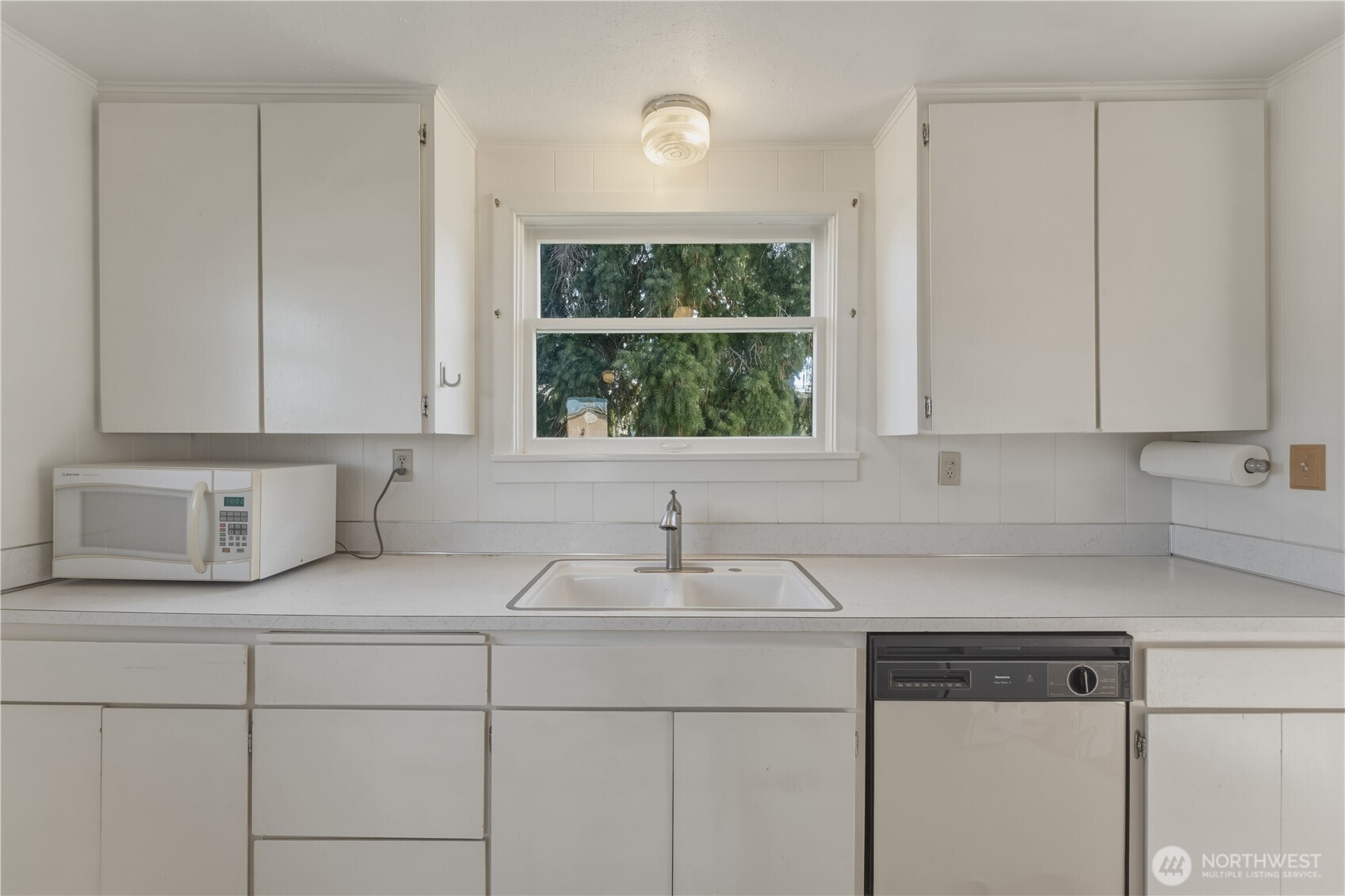 116 SW 9th Street , College Place, WA 99324