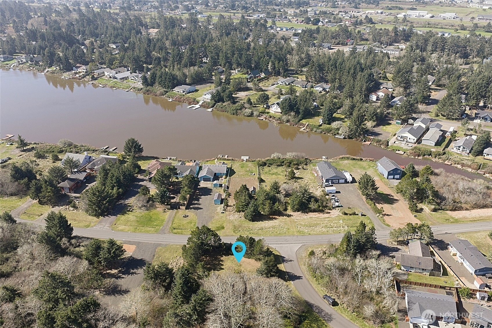 628 E Chance a La Mer NE, Ocean Shores, WA 98569