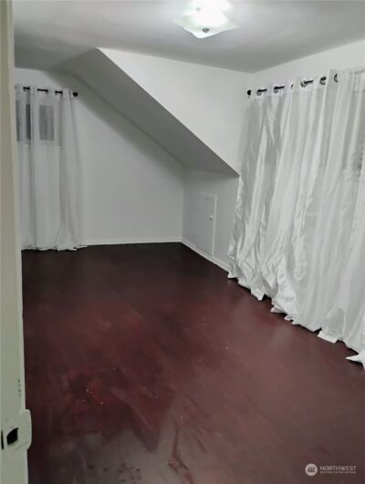 522 NE 127th Street , Seattle, WA 98125-3927 - Photo 5