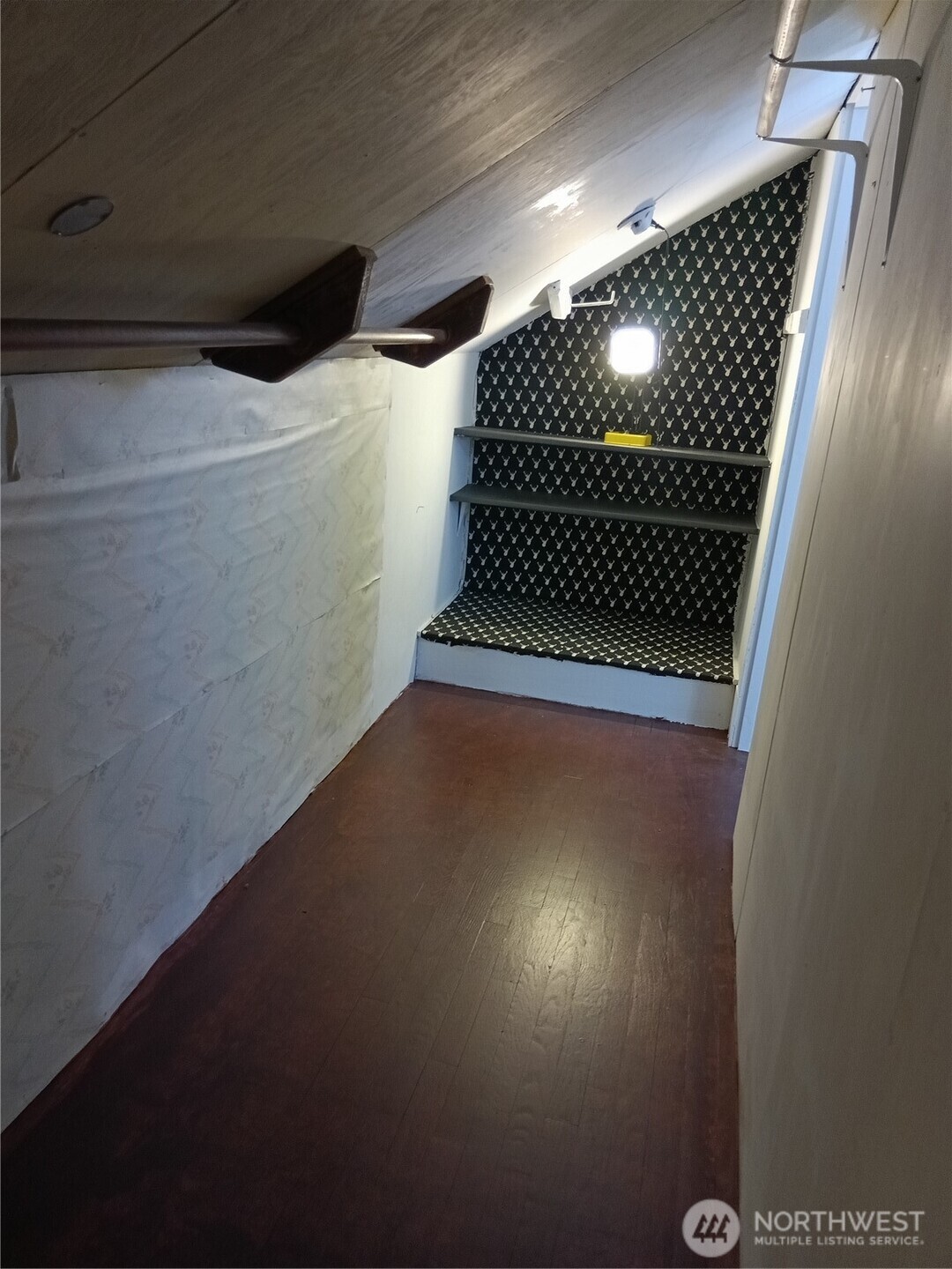 522 NE 127th Street , Seattle, WA 98125-3927