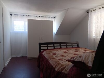 522 NE 127th Street , Seattle, WA 98125-3927 - Photo 9