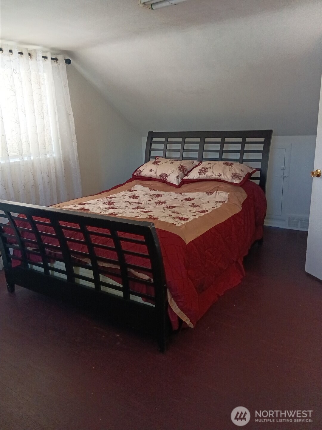 522 NE 127th Street , Seattle, WA 98125-3927