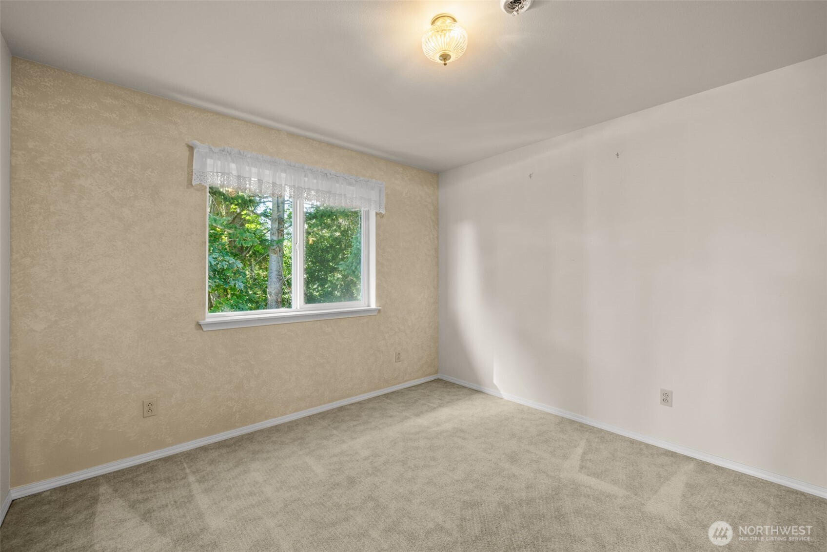 5504 Emil Road , Langley, WA 98260