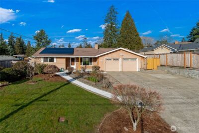 9812 S 212th St , Kent, WA 98031