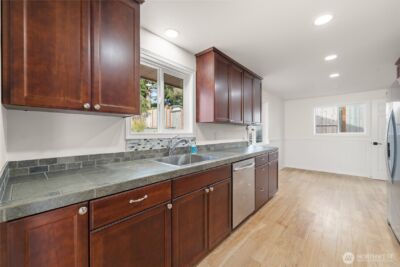 9812 S 212th St , Kent, WA 98031 - Photo 13