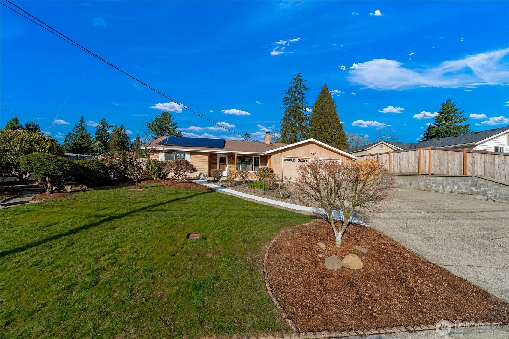 9812 S 212th St , Kent, WA 98031