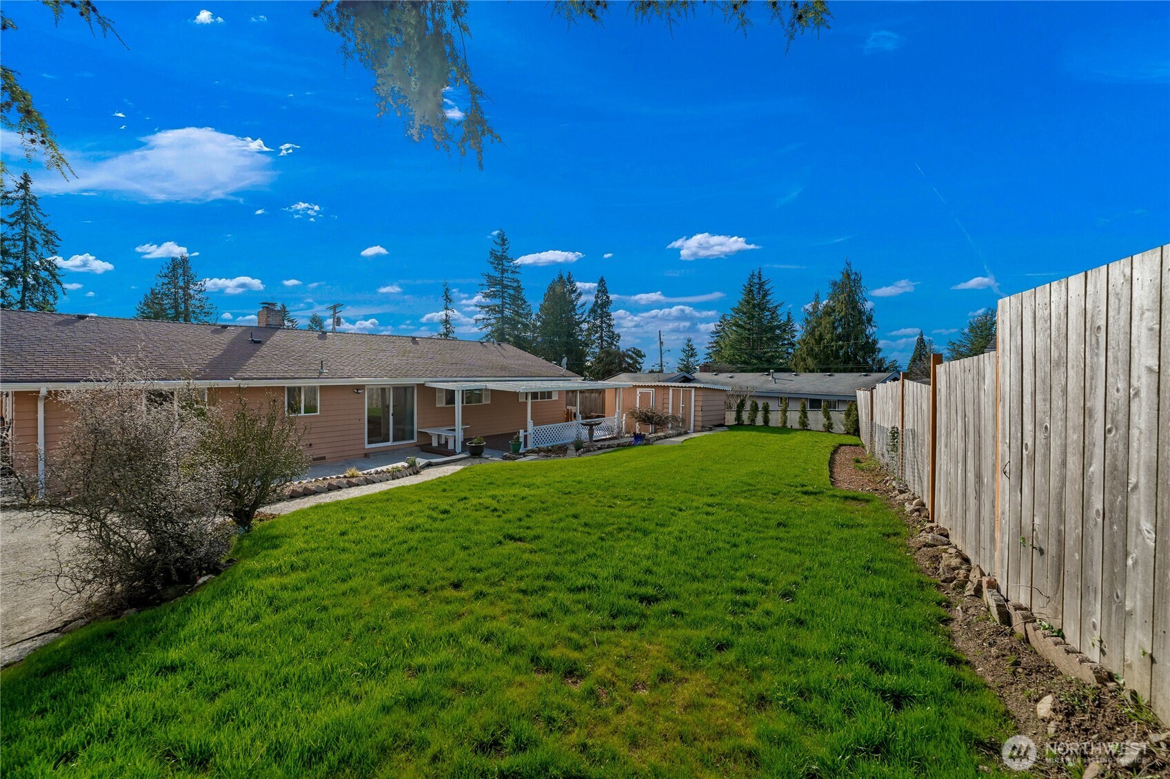 9812 S 212th St , Kent, WA 98031