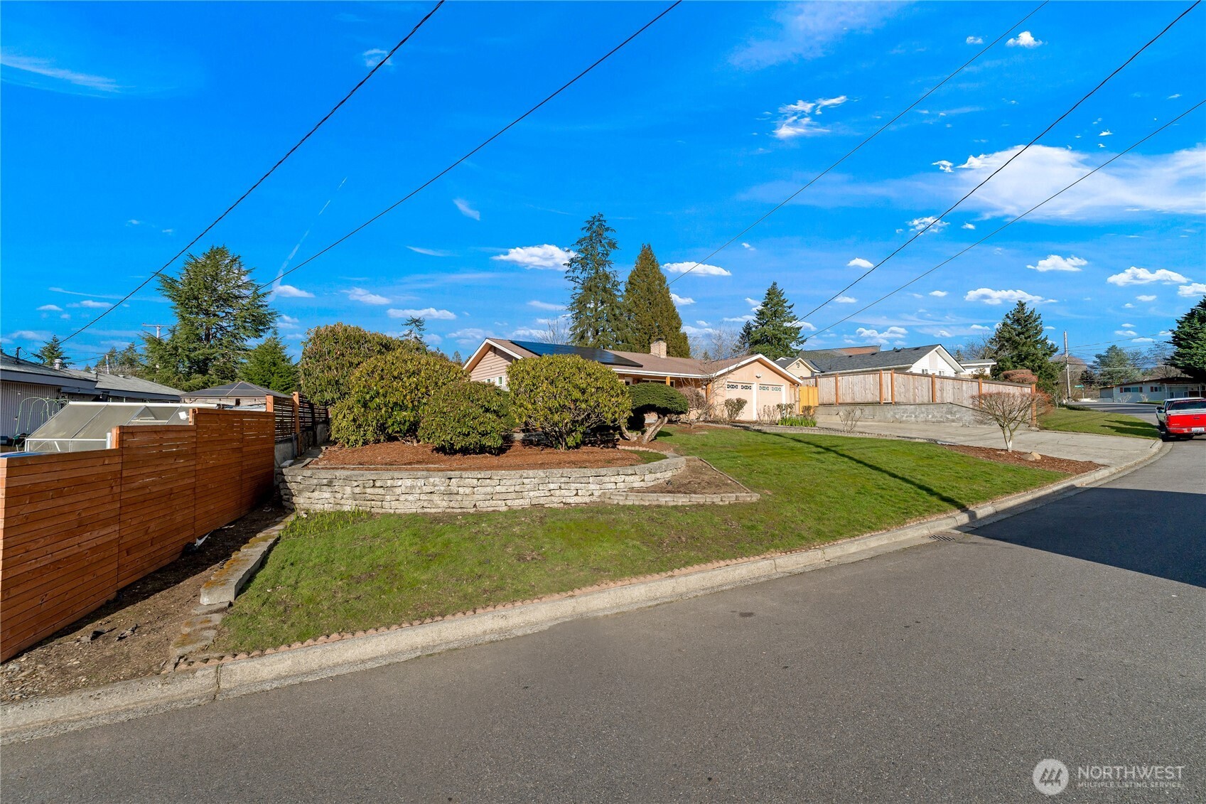 9812 S 212th St , Kent, WA 98031