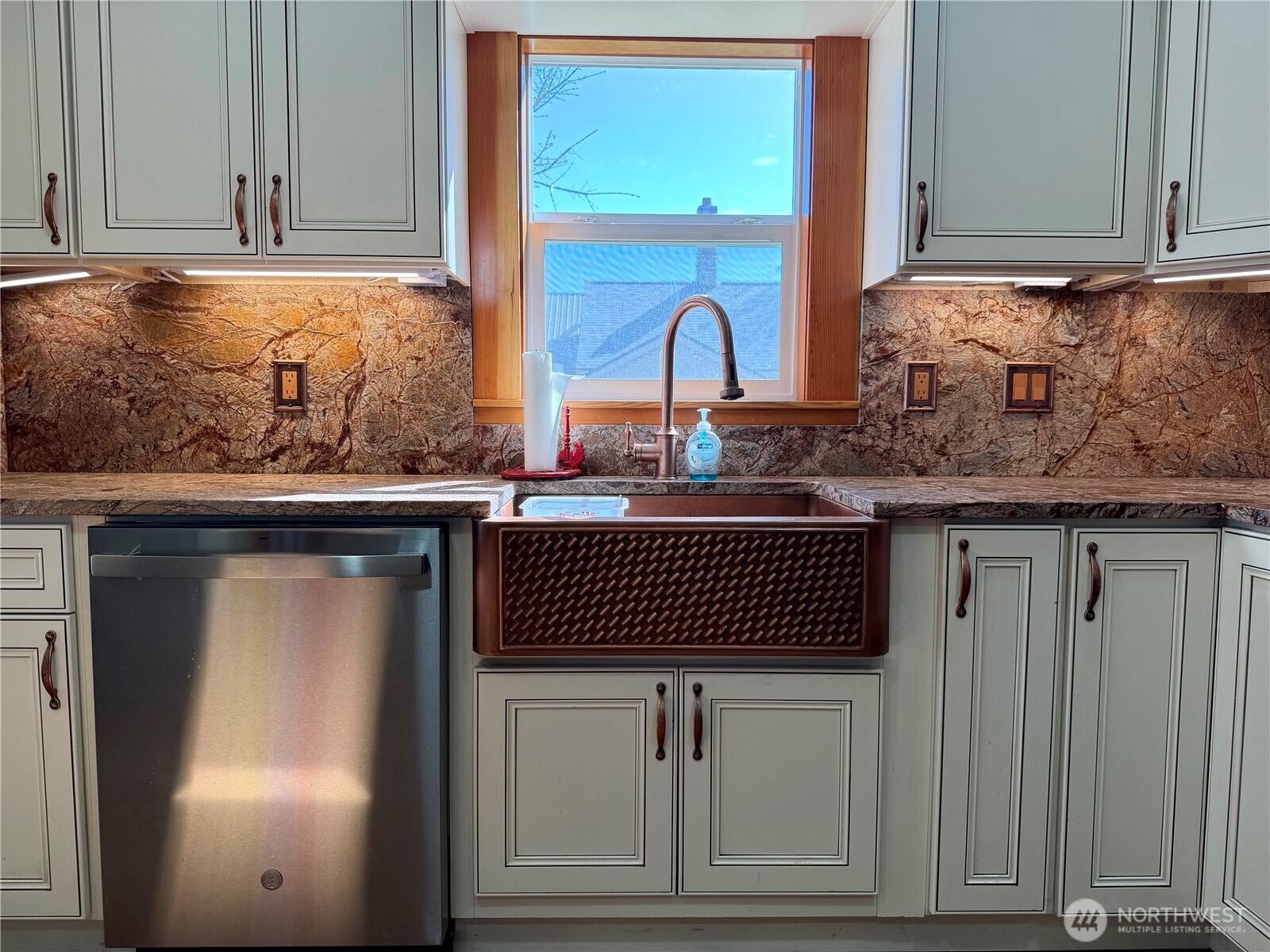 215 NW Cole Avenue , Wilbur, WA 99185