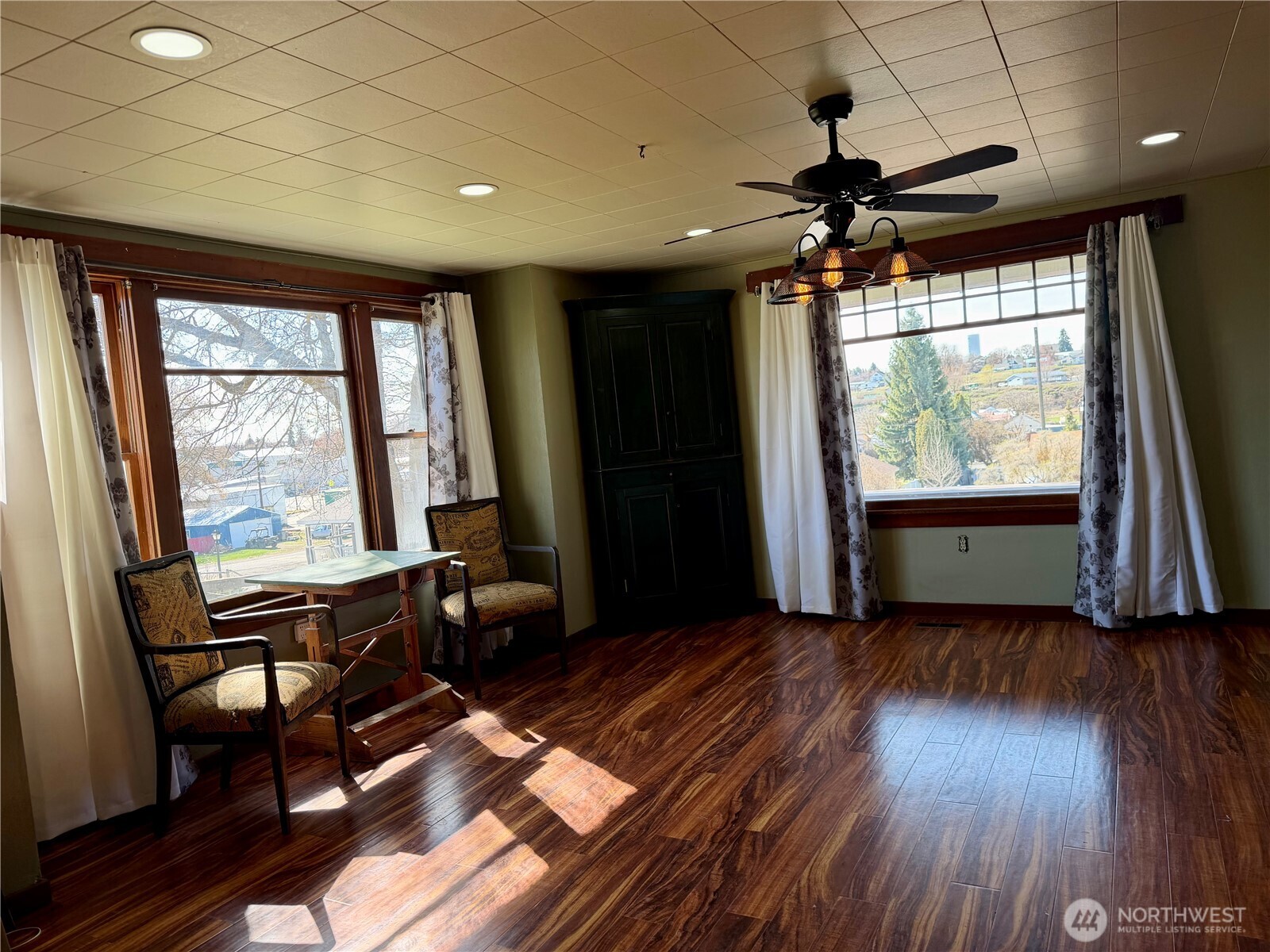 215 NW Cole Avenue , Wilbur, WA 99185