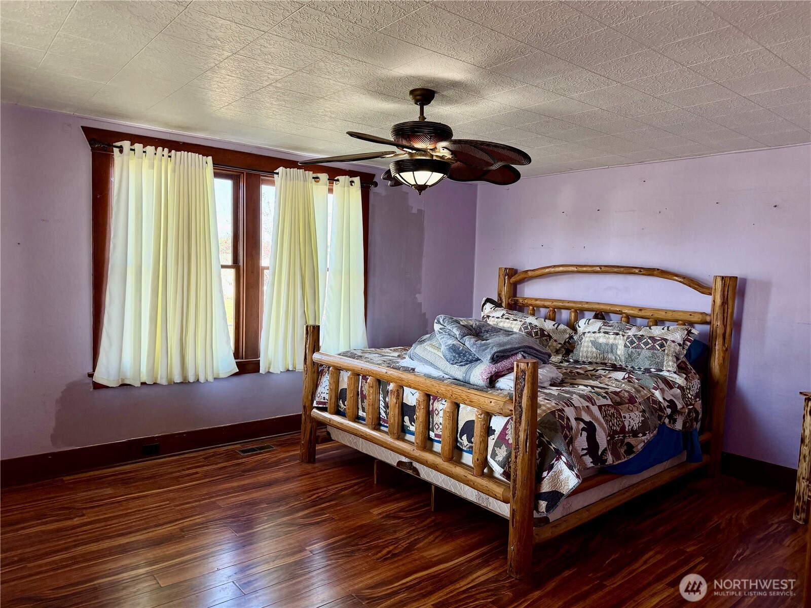 215 NW Cole Avenue , Wilbur, WA 99185