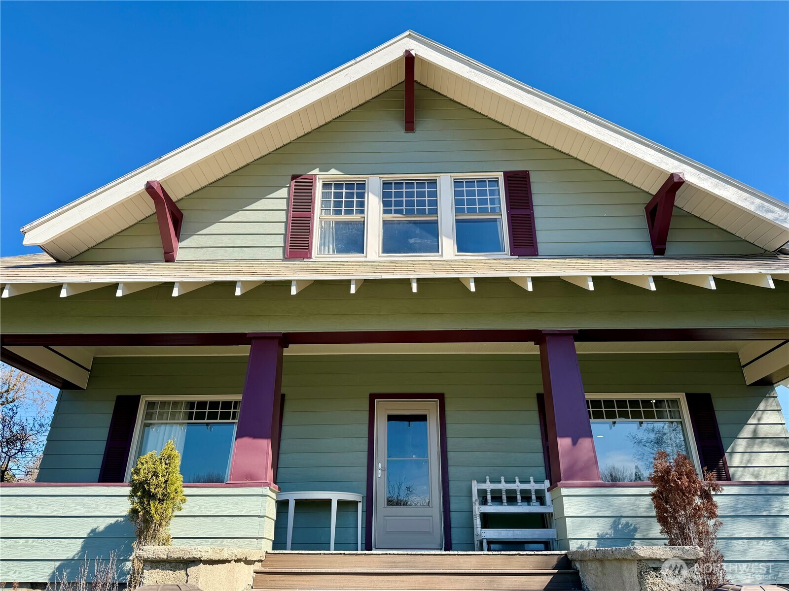 215 NW Cole Avenue , Wilbur, WA 99185