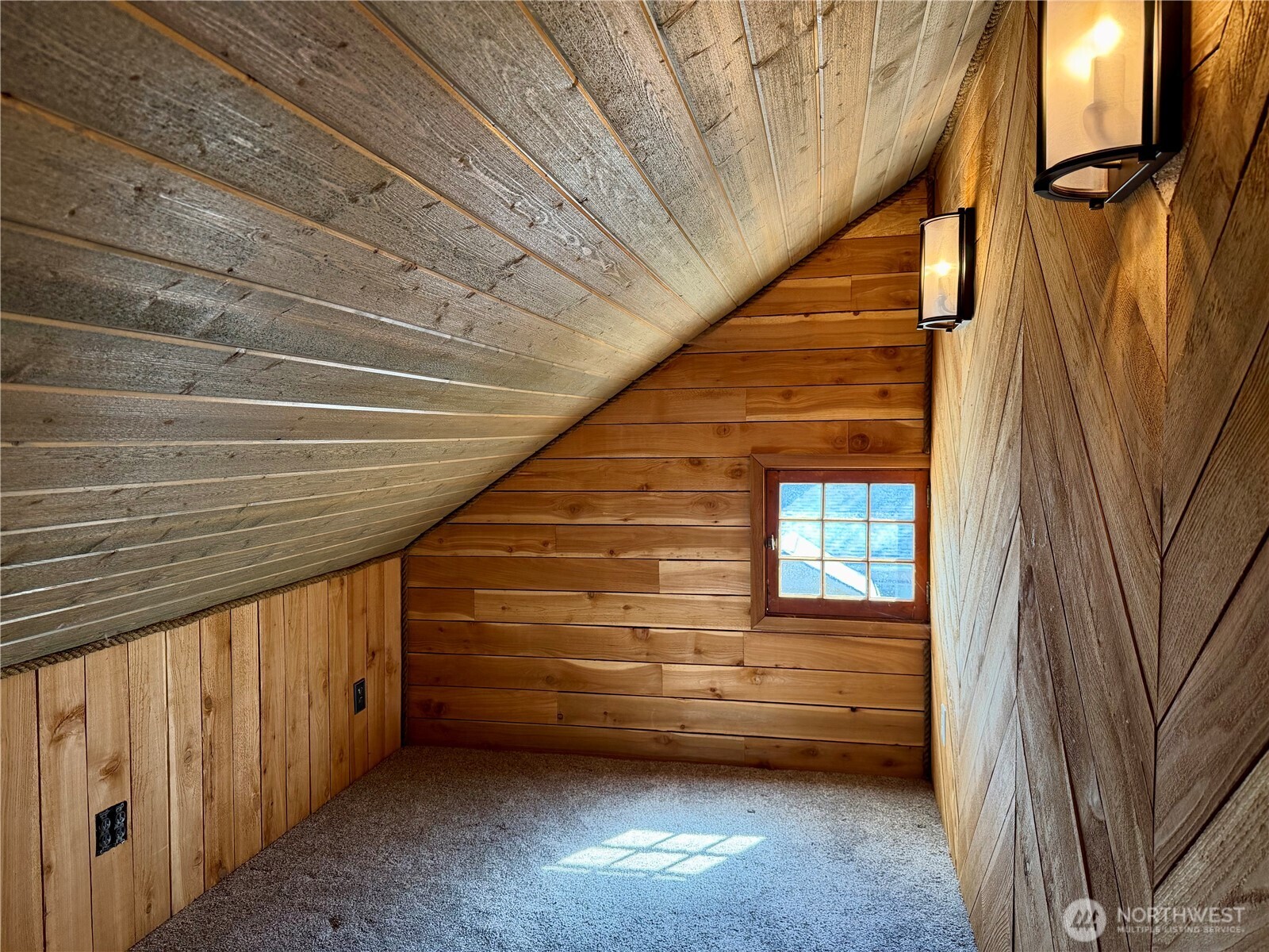 215 NW Cole Avenue , Wilbur, WA 99185