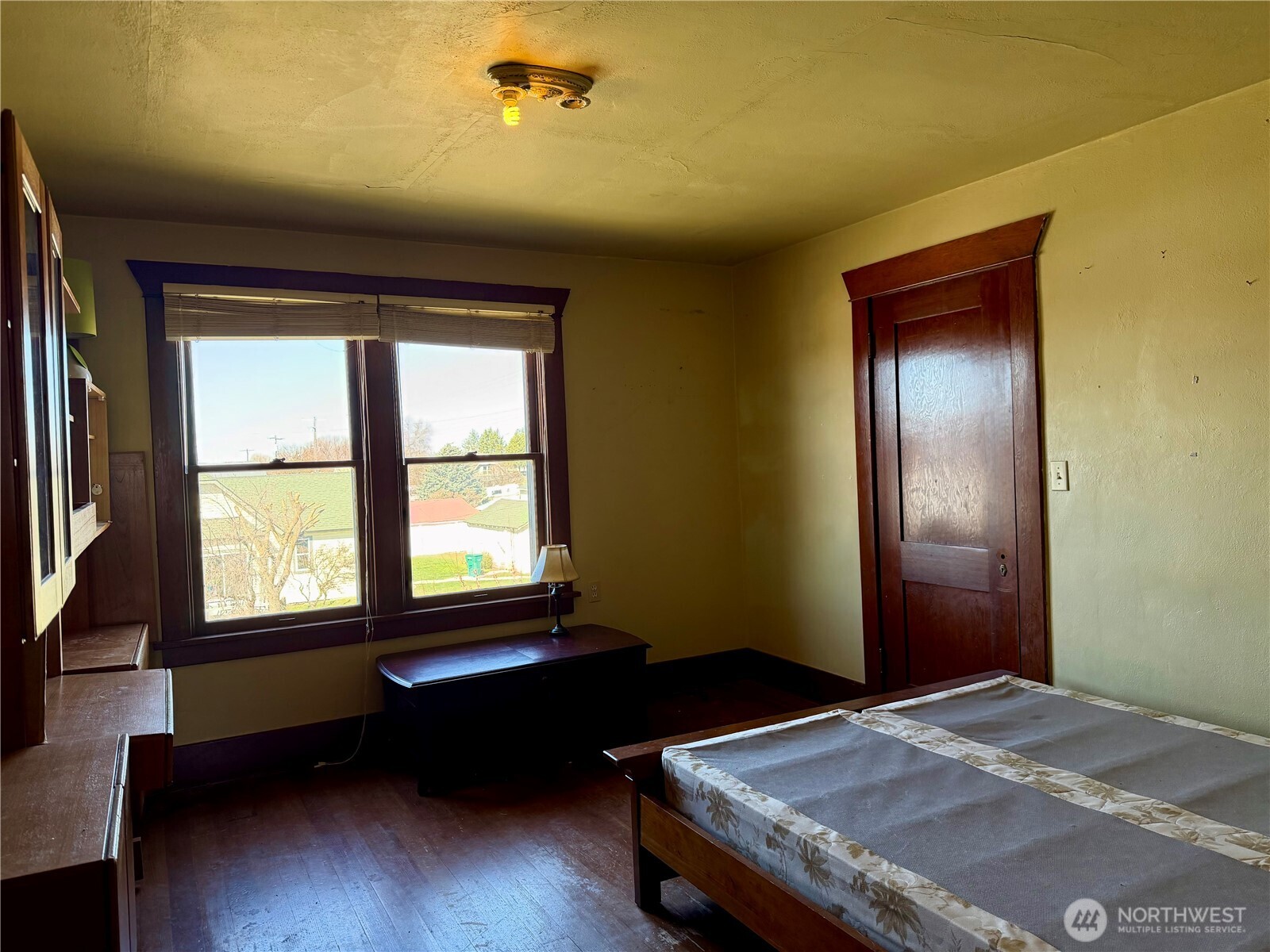 215 NW Cole Avenue , Wilbur, WA 99185