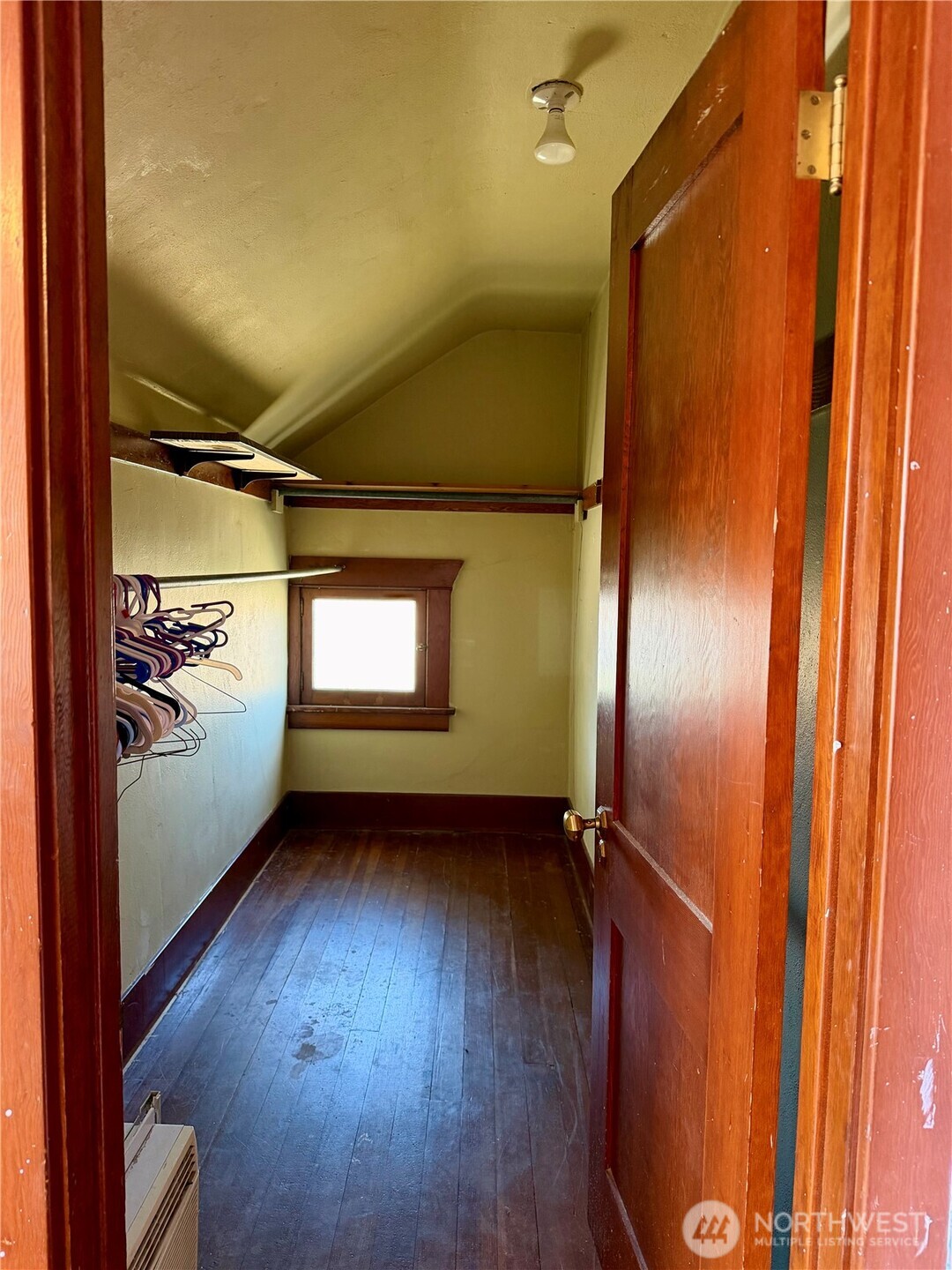 215 NW Cole Avenue , Wilbur, WA 99185