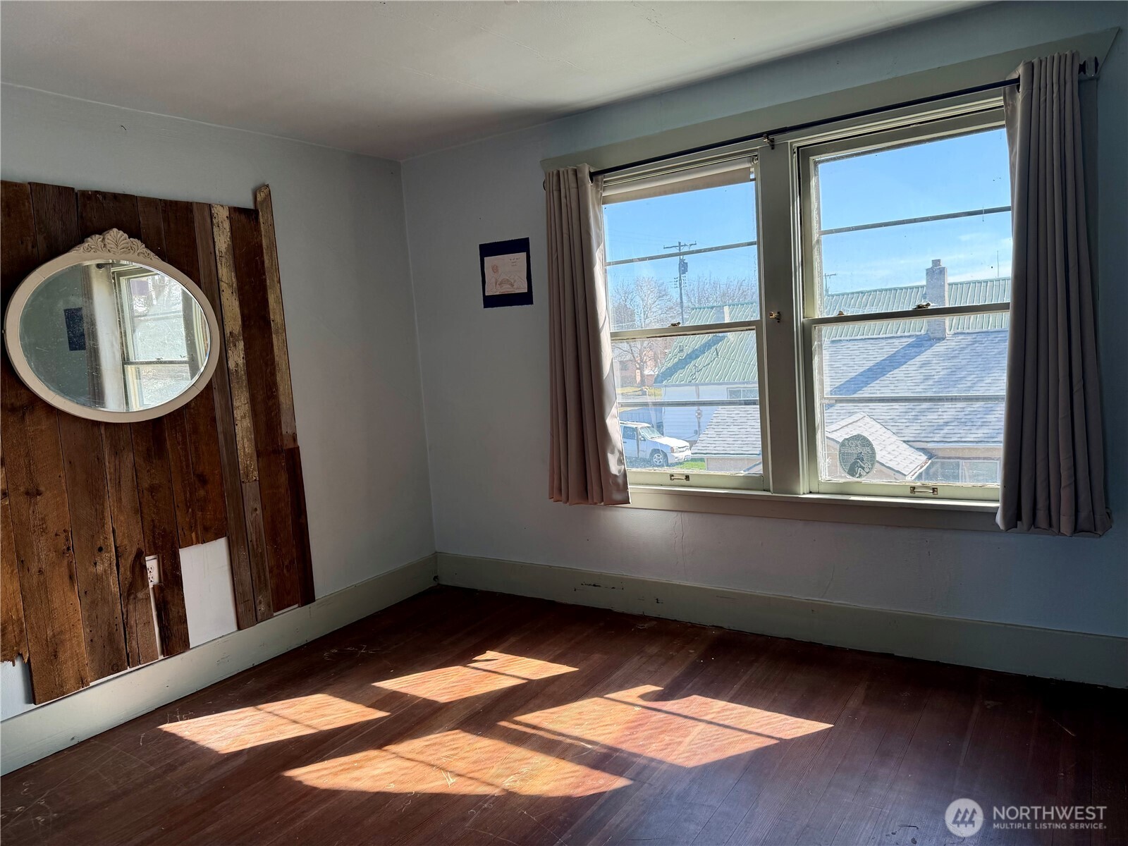 215 NW Cole Avenue , Wilbur, WA 99185