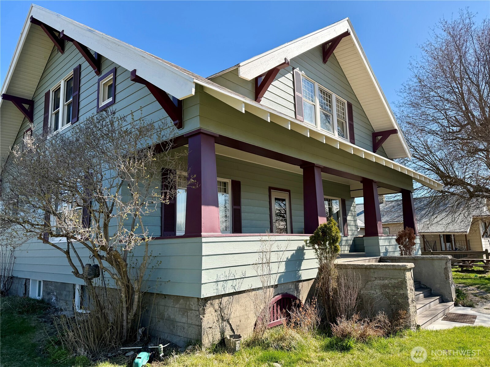 215 NW Cole Avenue , Wilbur, WA 99185