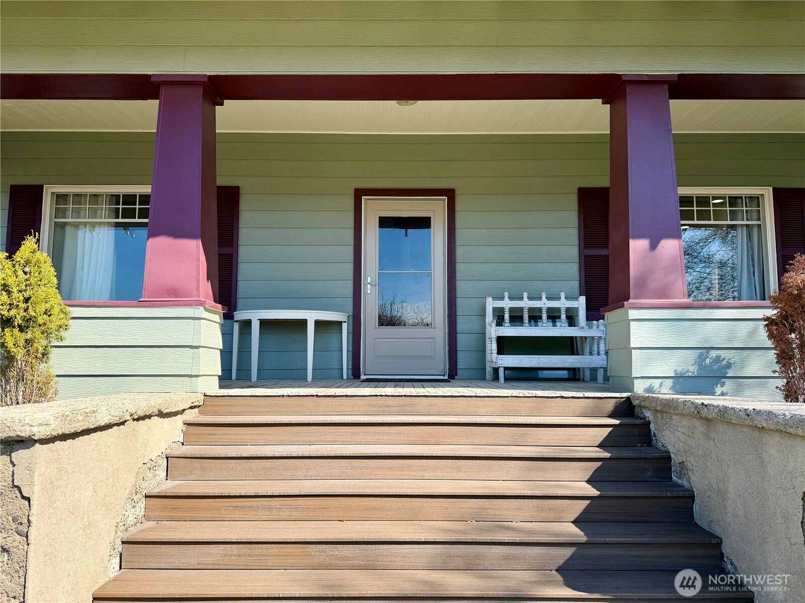 215 NW Cole Avenue , Wilbur, WA 99185