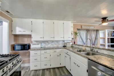 16027 W Division Street , Mount Vernon, WA 98273 - Photo 10