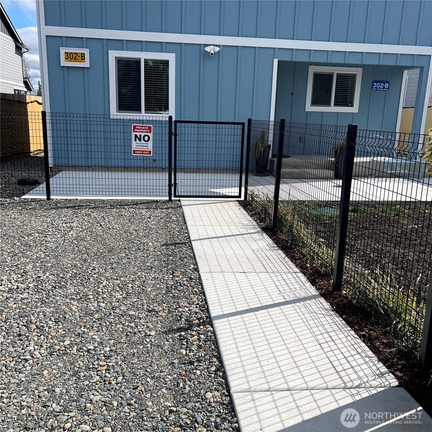 302 Van Trump Avenue NE, Yelm, WA 98597