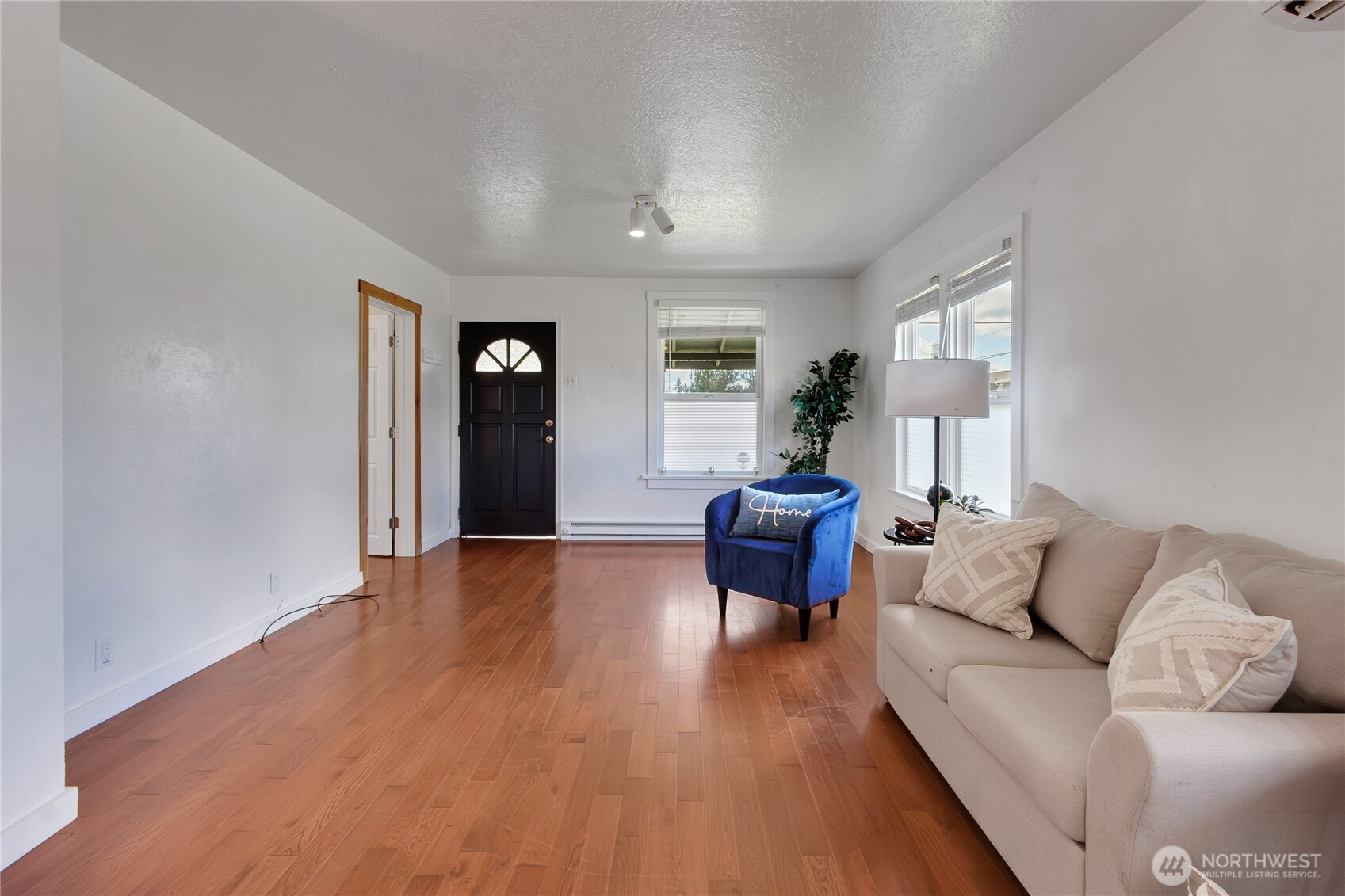 302 Van Trump Avenue NE, Yelm, WA 98597