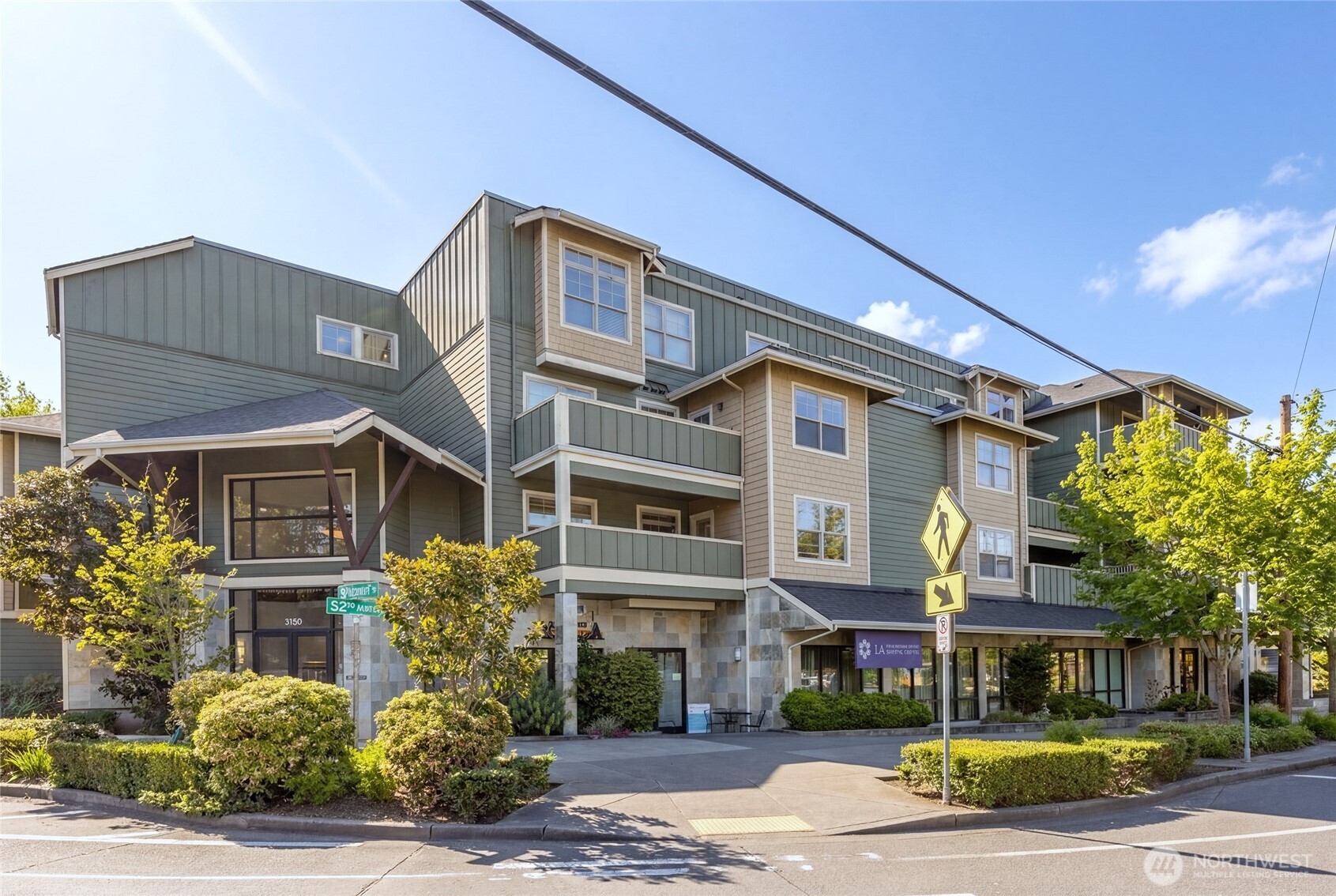 3150 W Government Way #404, Seattle, WA 98199