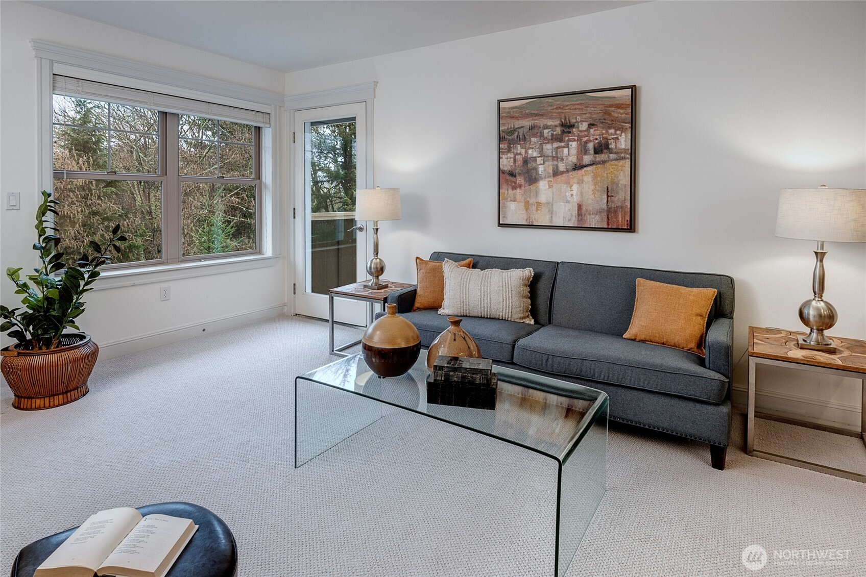 3150 W Government Way #404, Seattle, WA 98199