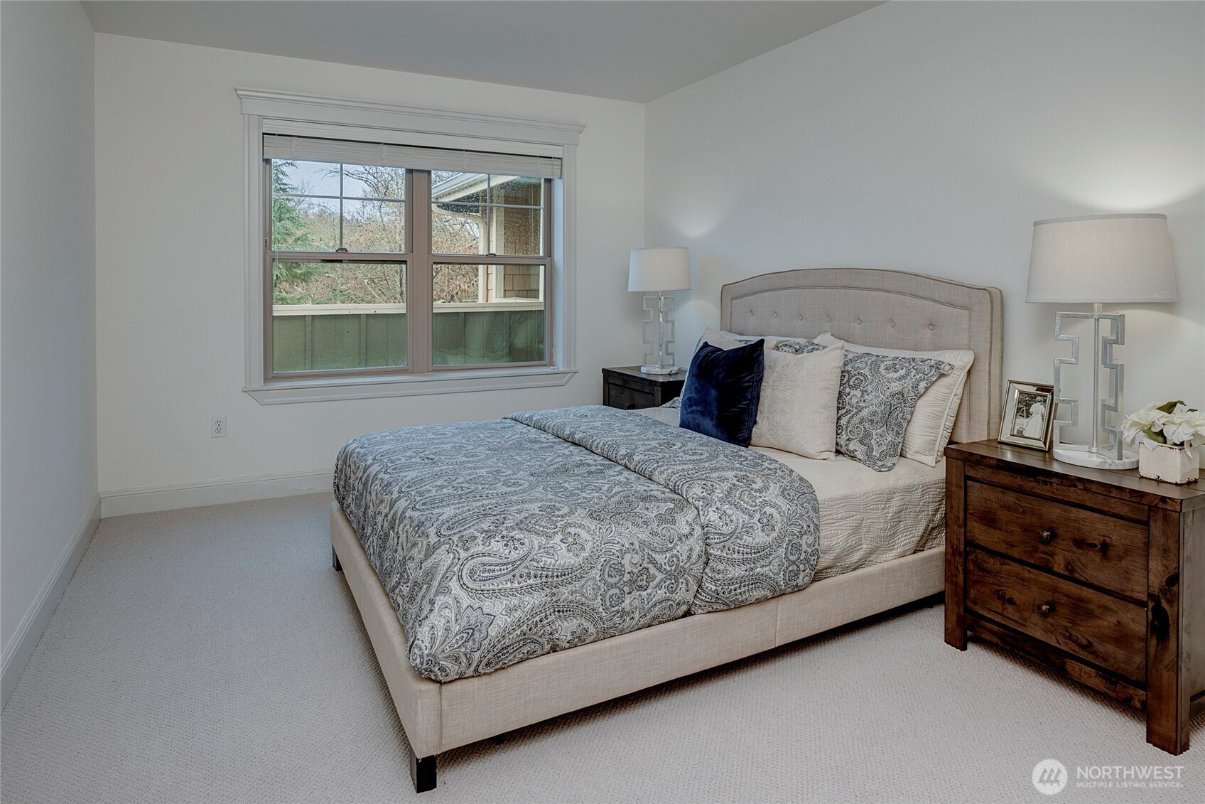 3150 W Government Way #404, Seattle, WA 98199