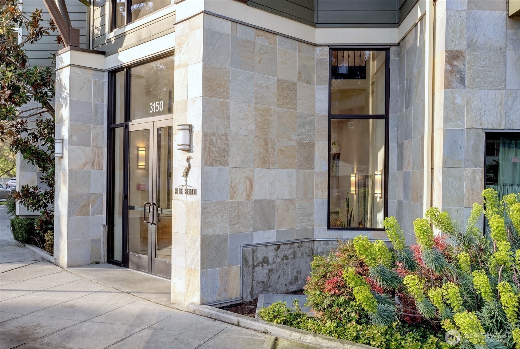 3150 W Government Way #404, Seattle, WA 98199