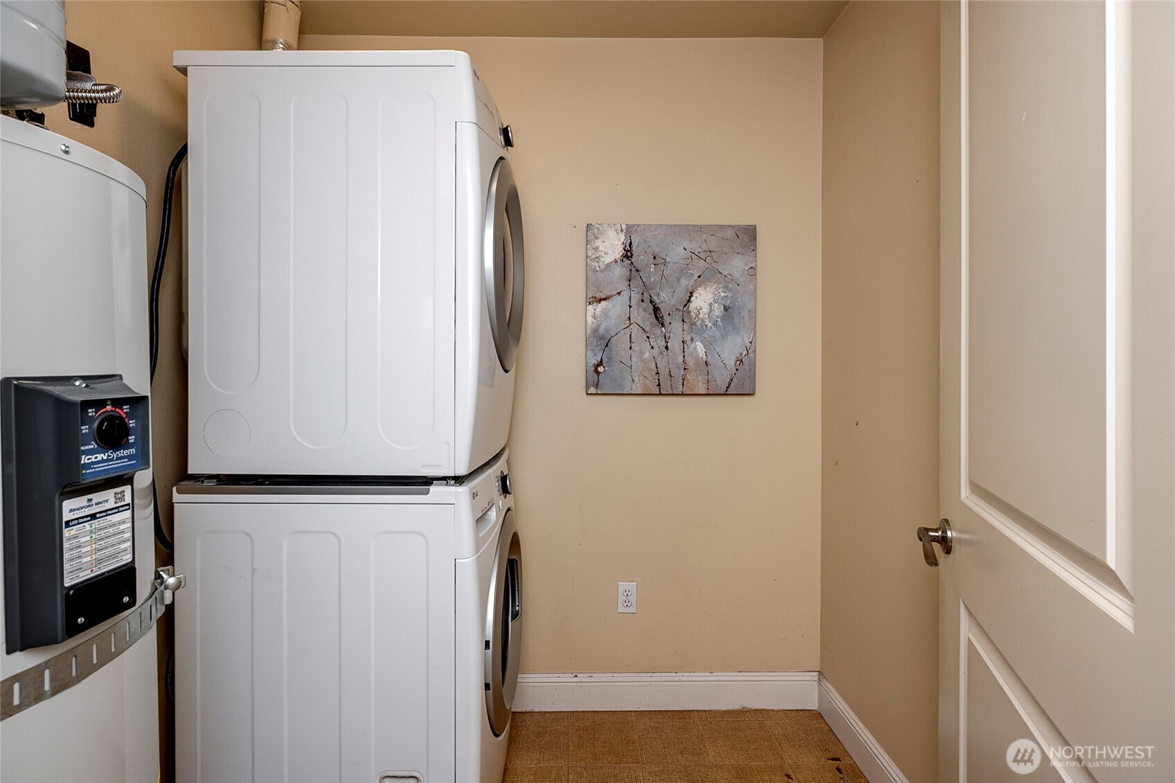 3150 W Government Way #404, Seattle, WA 98199