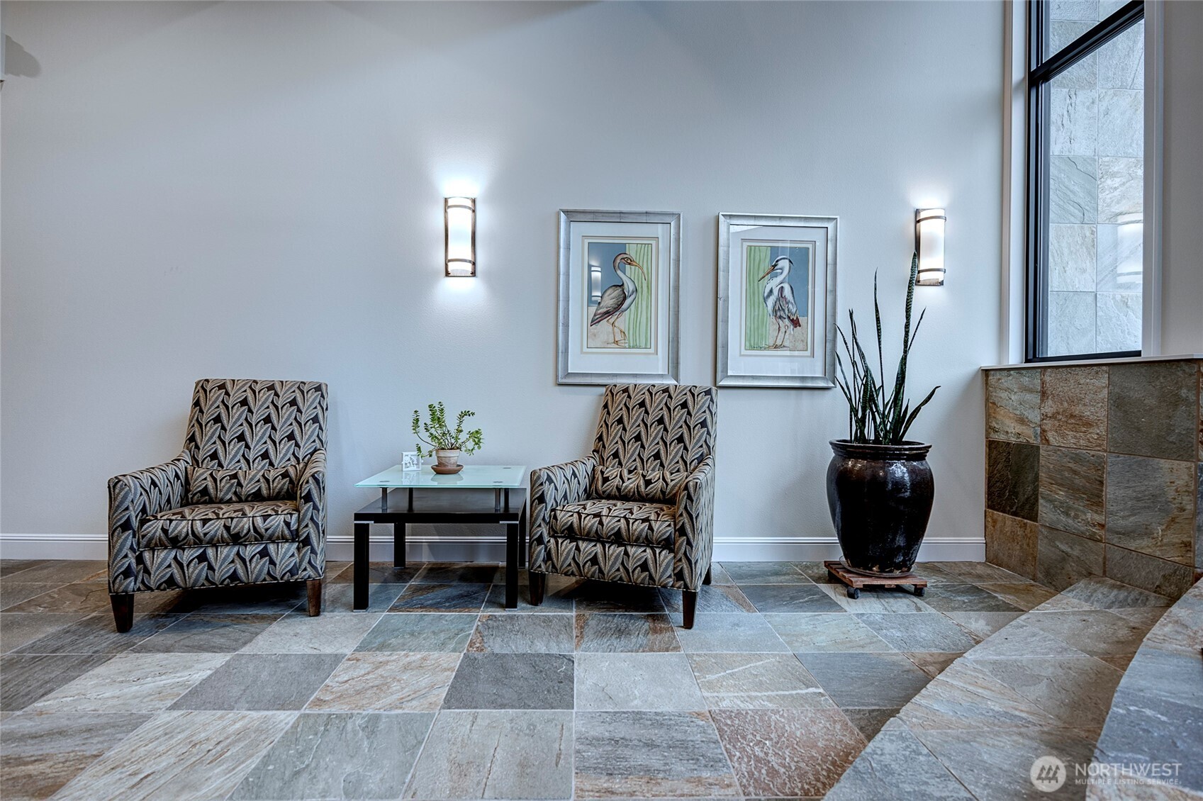 3150 W Government Way #404, Seattle, WA 98199