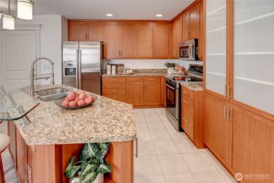 3150 W Government Way #404, Seattle, WA 98199 - Photo 8