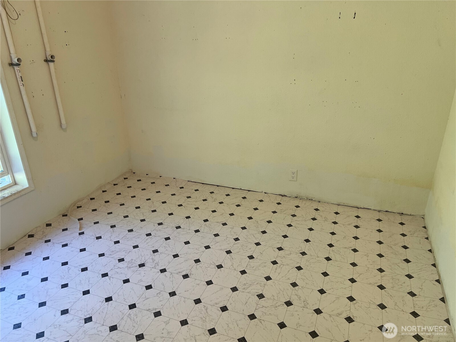 3925 Harts Lake Road S, Roy, WA 98580