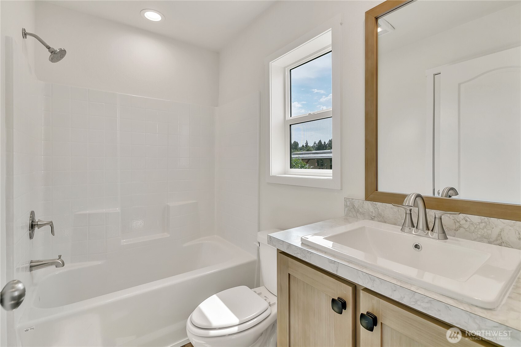 3237 S 182nd Place #221, SeaTac, WA 98188