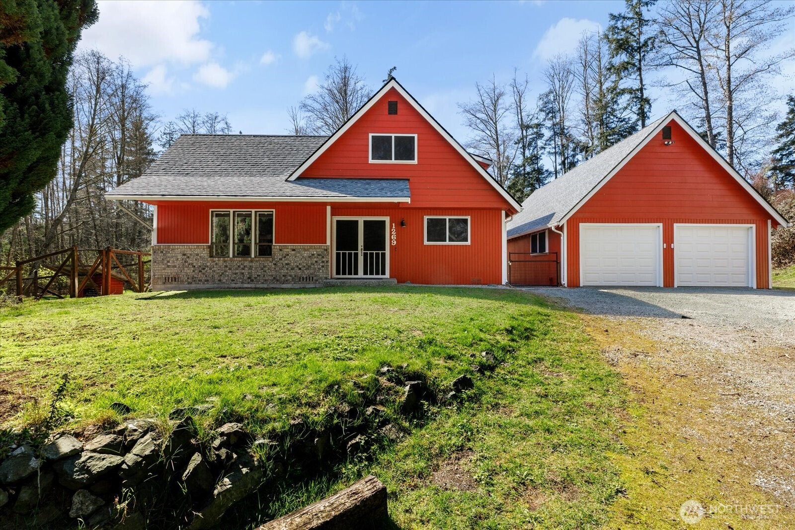 1269 Silver Lake Road , Oak Harbor, WA 98277