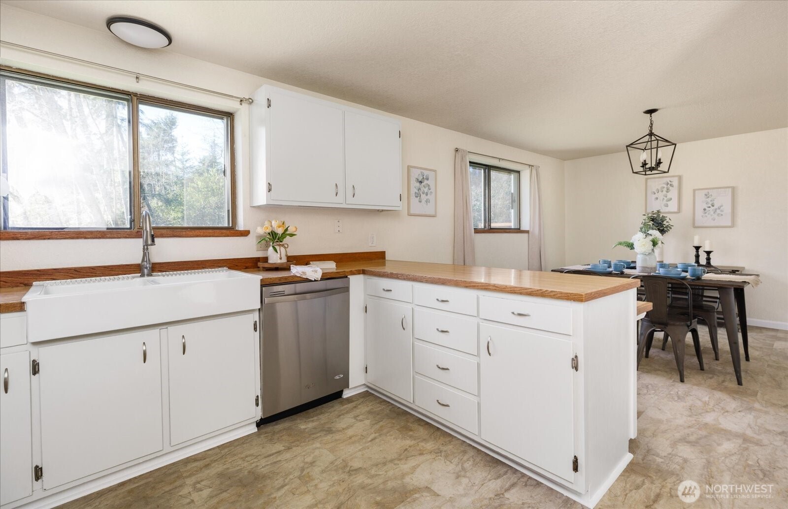 1269 Silver Lake Road , Oak Harbor, WA 98277