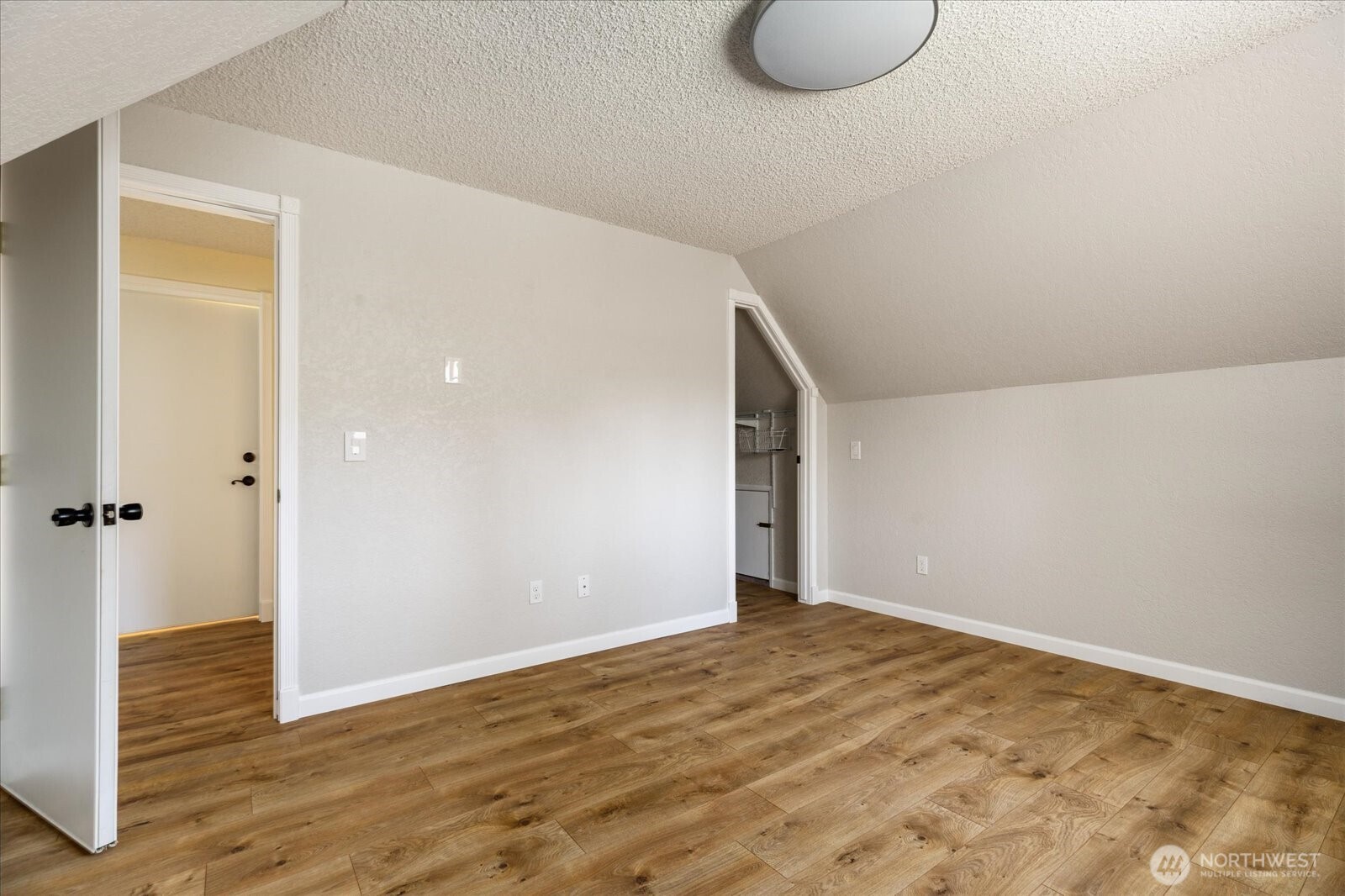 1269 Silver Lake Road , Oak Harbor, WA 98277