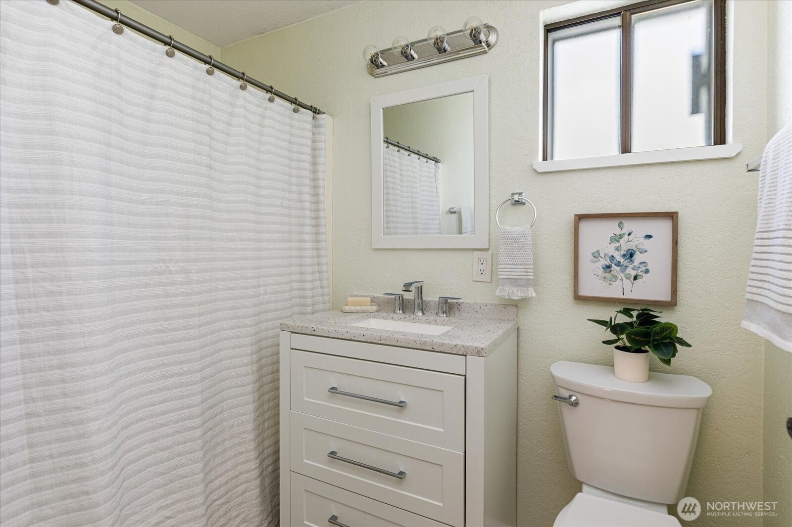 1269 Silver Lake Road , Oak Harbor, WA 98277