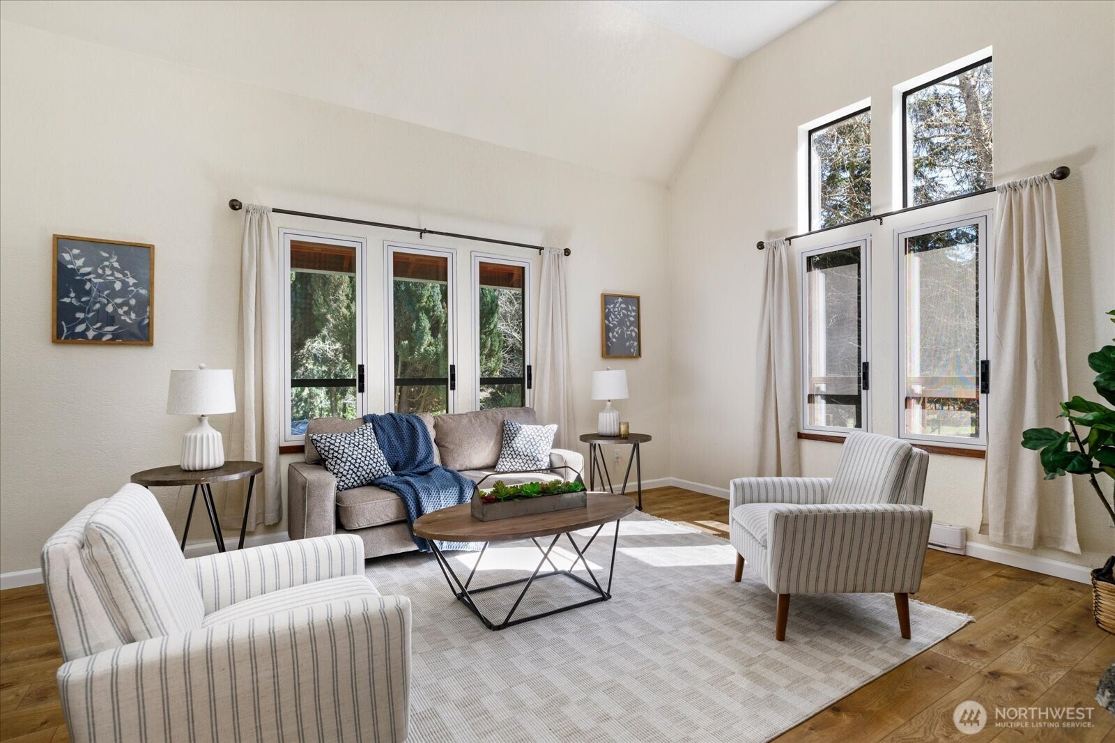 1269 Silver Lake Road , Oak Harbor, WA 98277