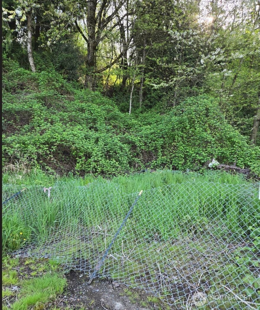 2306 W Valley Highway E, Edgewood, WA 98372