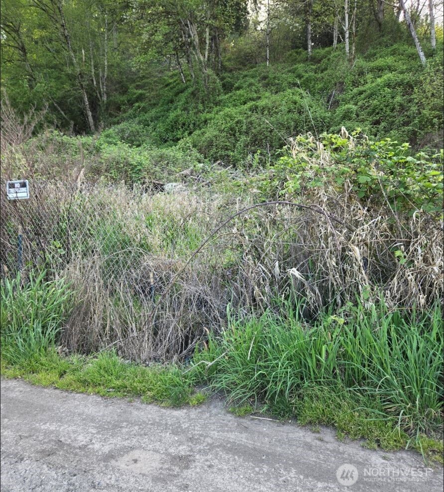 2306 W Valley Highway E, Edgewood, WA 98372