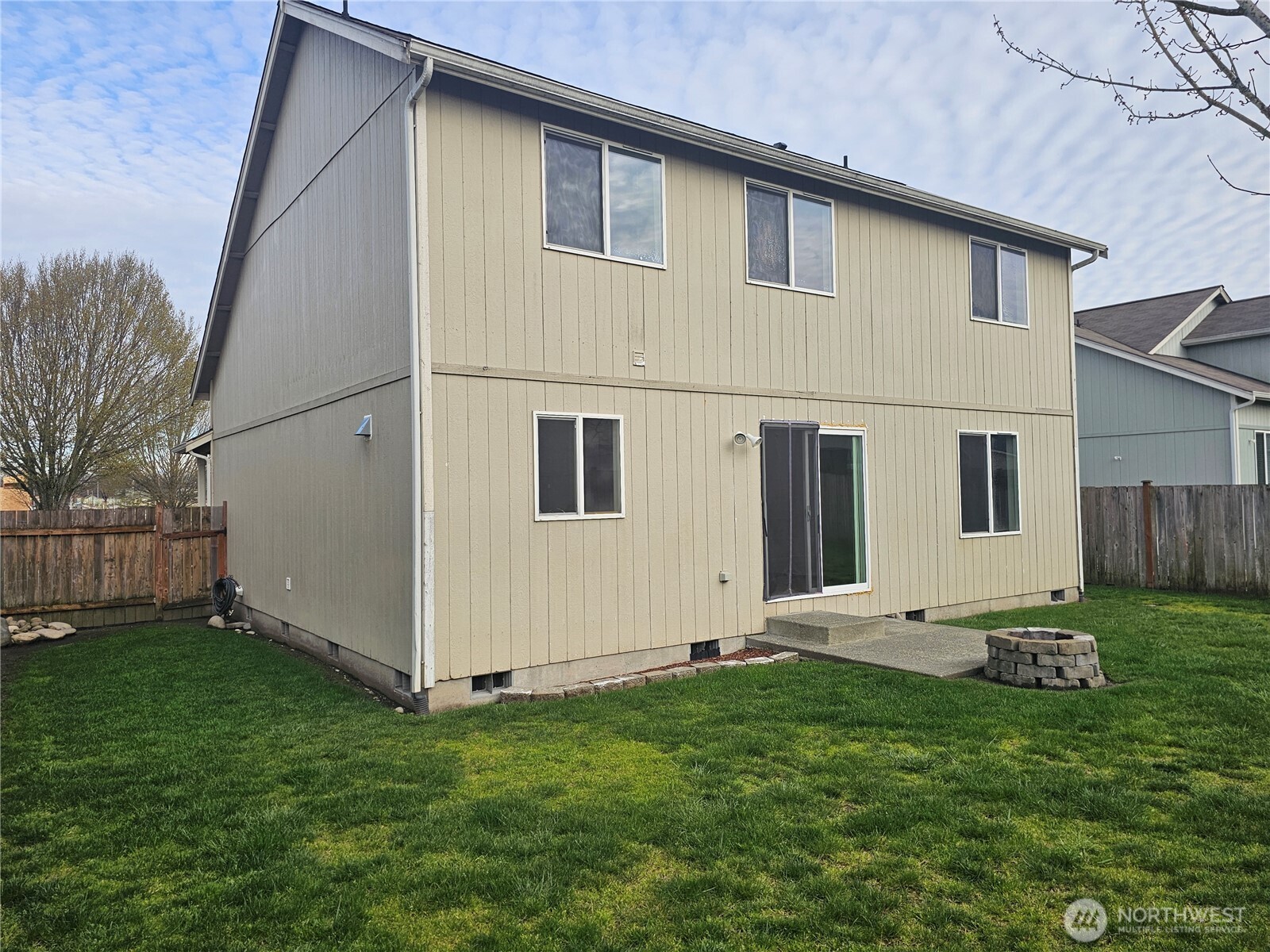 9814 Greenleaf Loop SE, Yelm, WA 98597