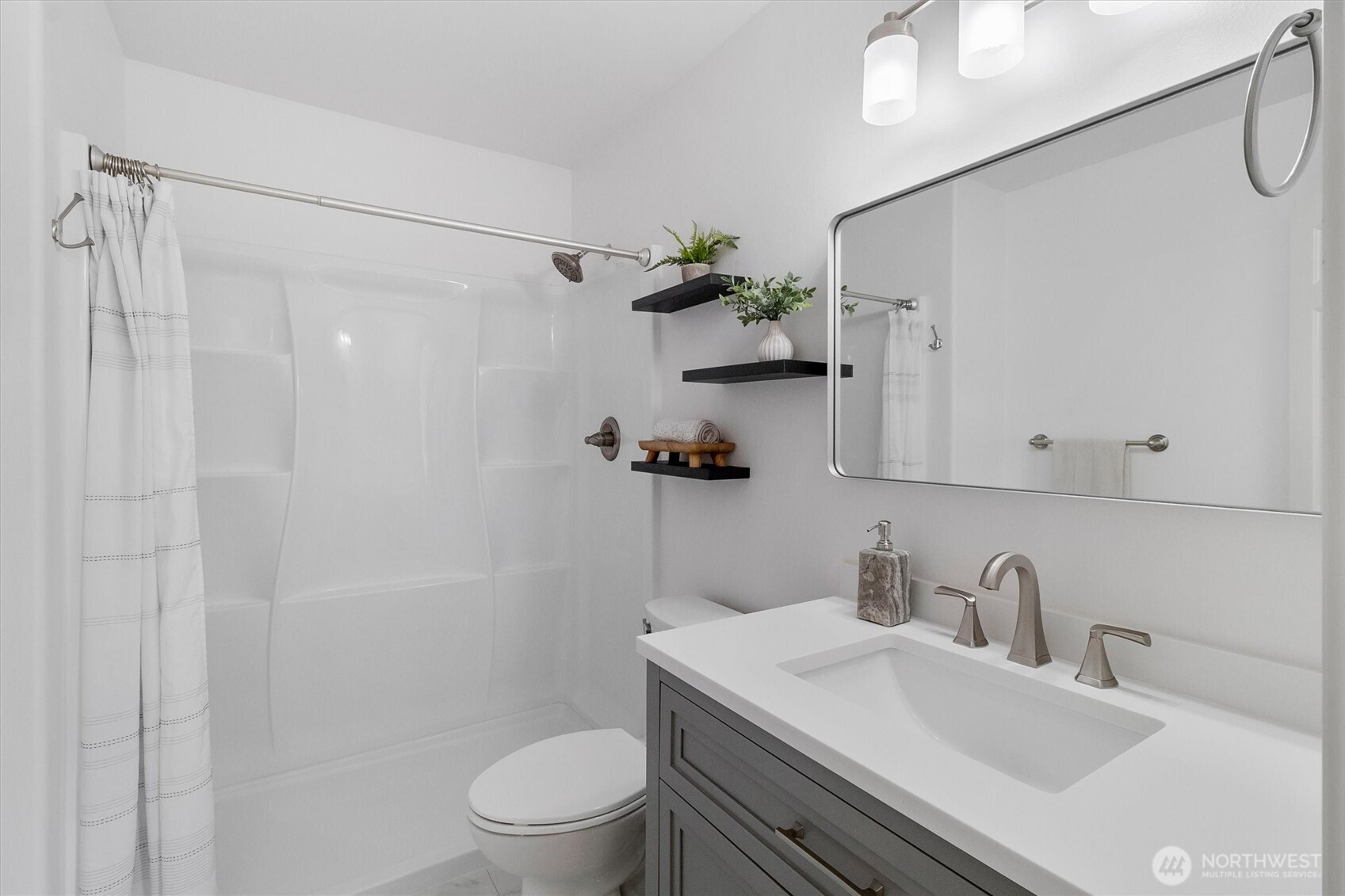 705 Finley Lane #N2, La Conner, WA 98257