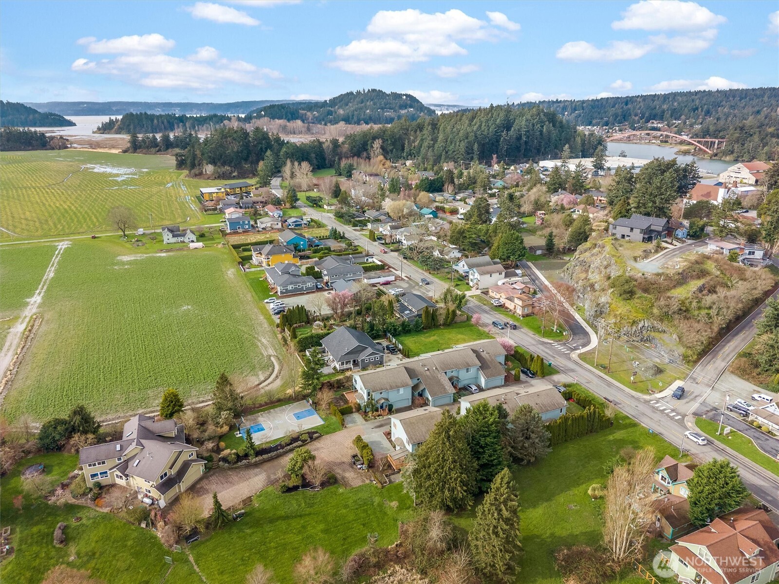 705 Finley Lane #N2, La Conner, WA 98257