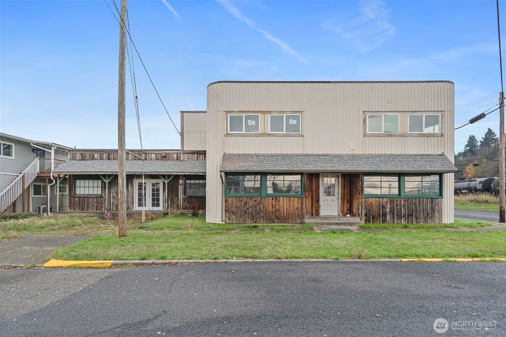 733 NW State Street , Chehalis, WA 98532