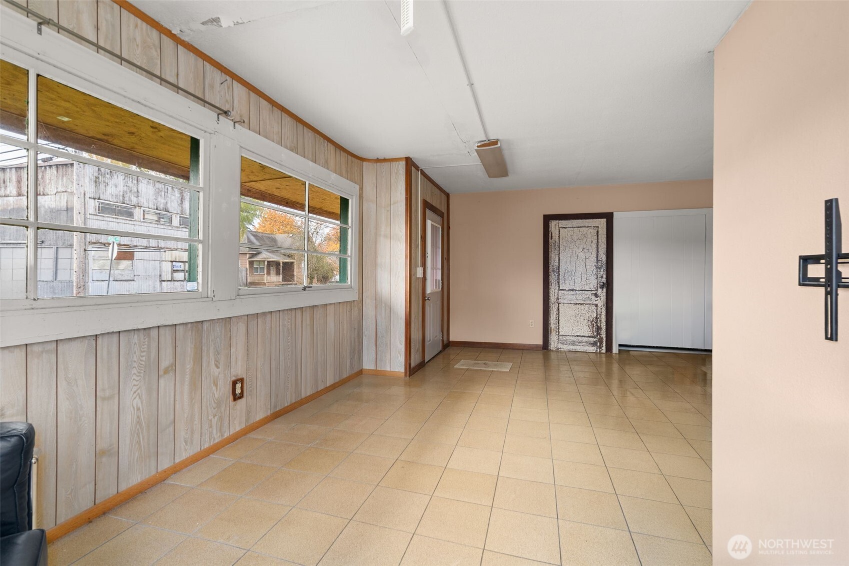 733 NW State Street , Chehalis, WA 98532