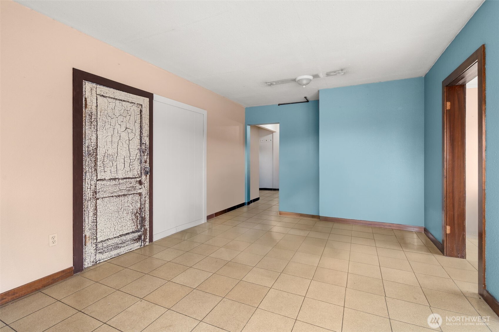 733 NW State Street , Chehalis, WA 98532