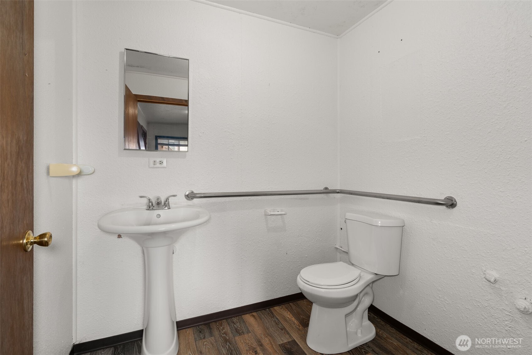 733 NW State Street , Chehalis, WA 98532