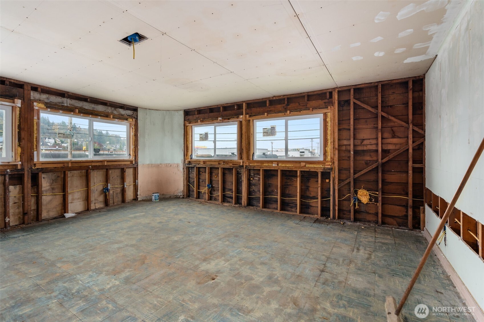 733 NW State Street , Chehalis, WA 98532