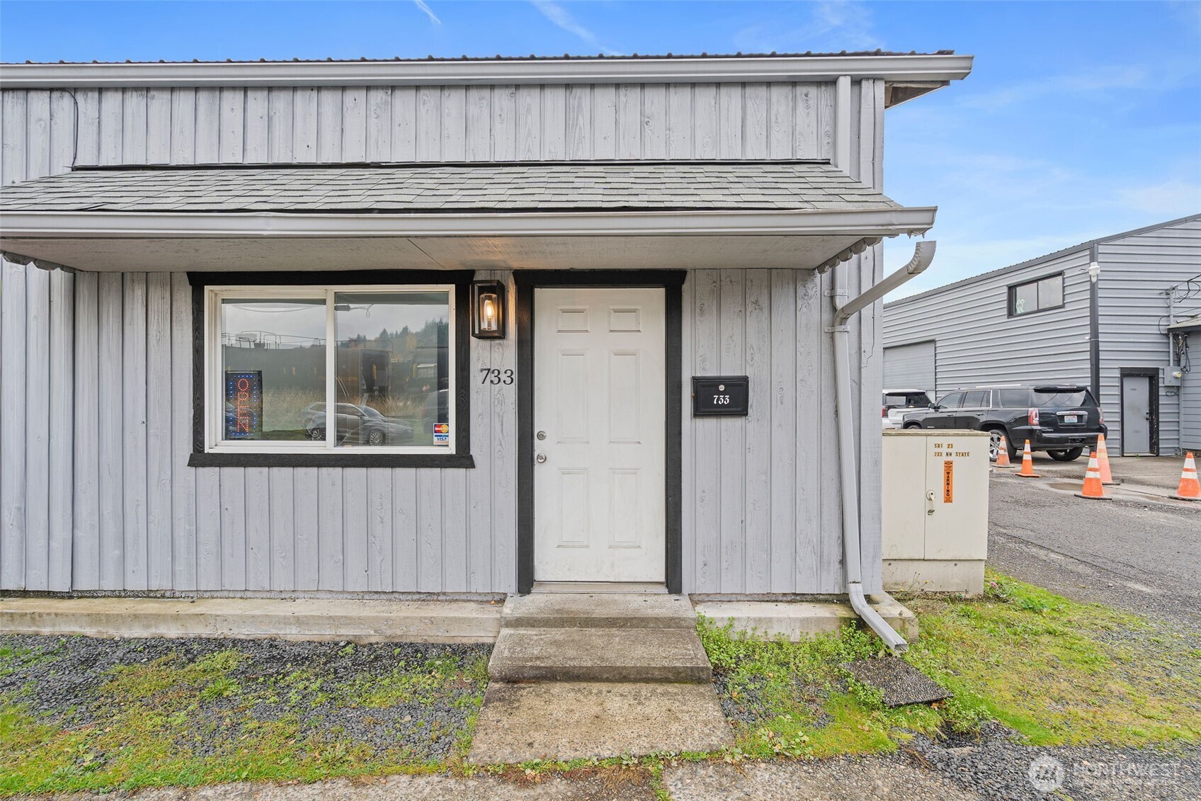 733 NW State Street , Chehalis, WA 98532